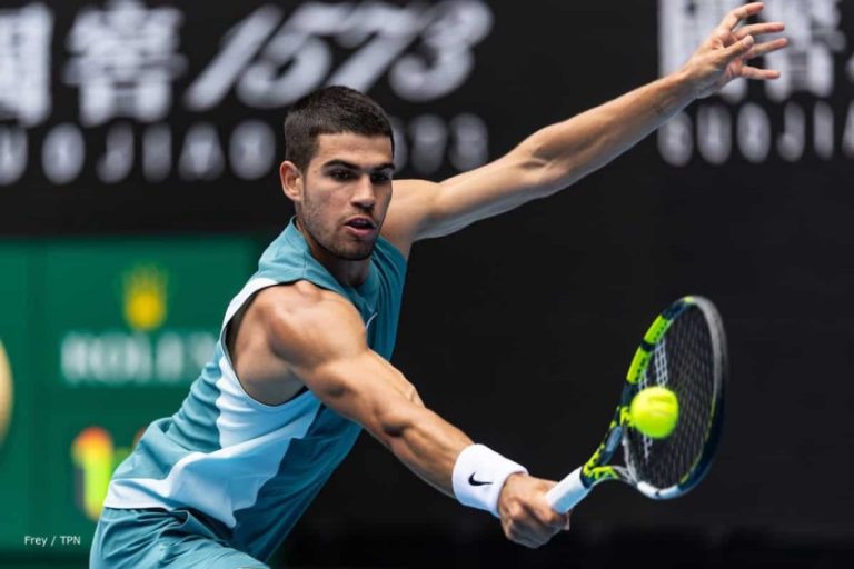 Carlos Alcaraz playing style: Forehand power.